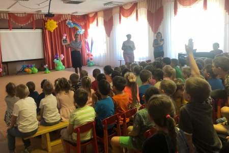 Сотрудники Госавтоинспекции Светлогорского района напомнили воспитанникам детского сада об основах безопасности на улицах и дорогах