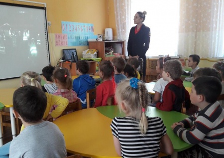 В рамках акции «Внимание дети» сотрудники Госавтоинспекции Светлогорского района провели уроки дорожной безопасности с воспитанниками дошкольных учреждений