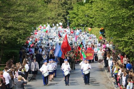 По российским улицам 9 мая вновь пройдут колонны «Бессмертного полка».