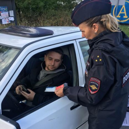В Светлогорске сотрудники Госавтоинспекции провели мероприятия по профилактике безопасности дорожного движения «Сбавь скорость»